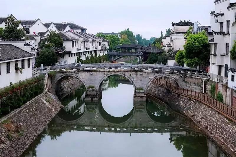台胞青年在新疆石河子大学感受“非遗”魅力